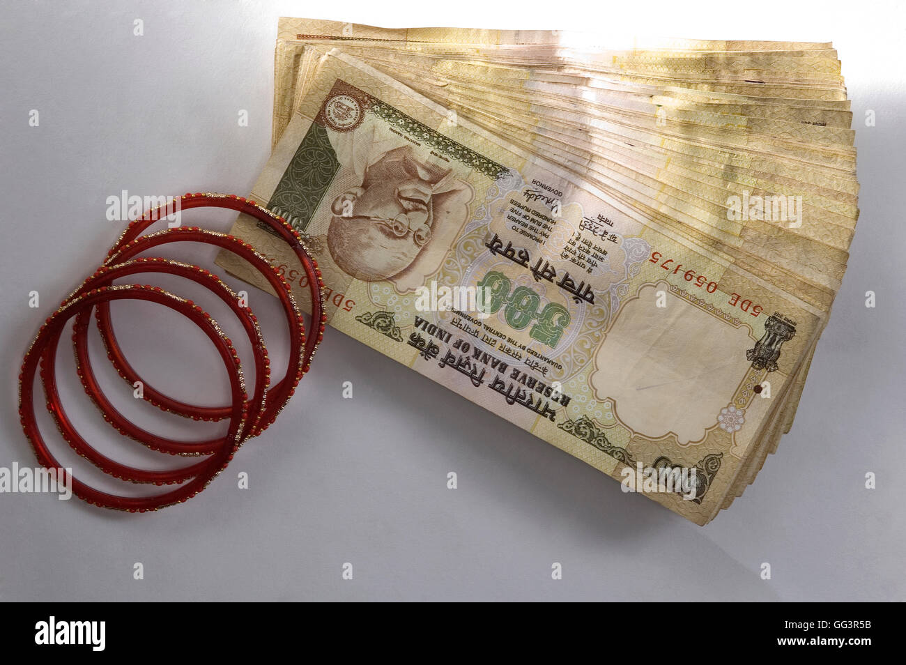 Indian currency notes rs hi-res stock photography and images - Alamy