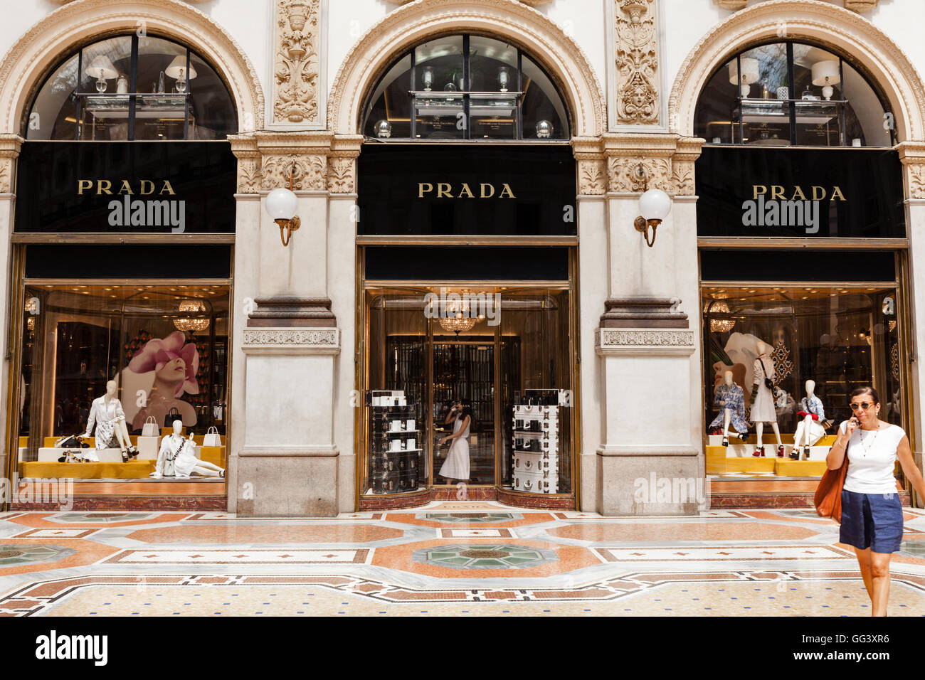 Prada Store Galleria Vittorio Emanuele II, Milan, Italy. Mario Prada opened  his first shop here in 1913 Stock Photo - Alamy
