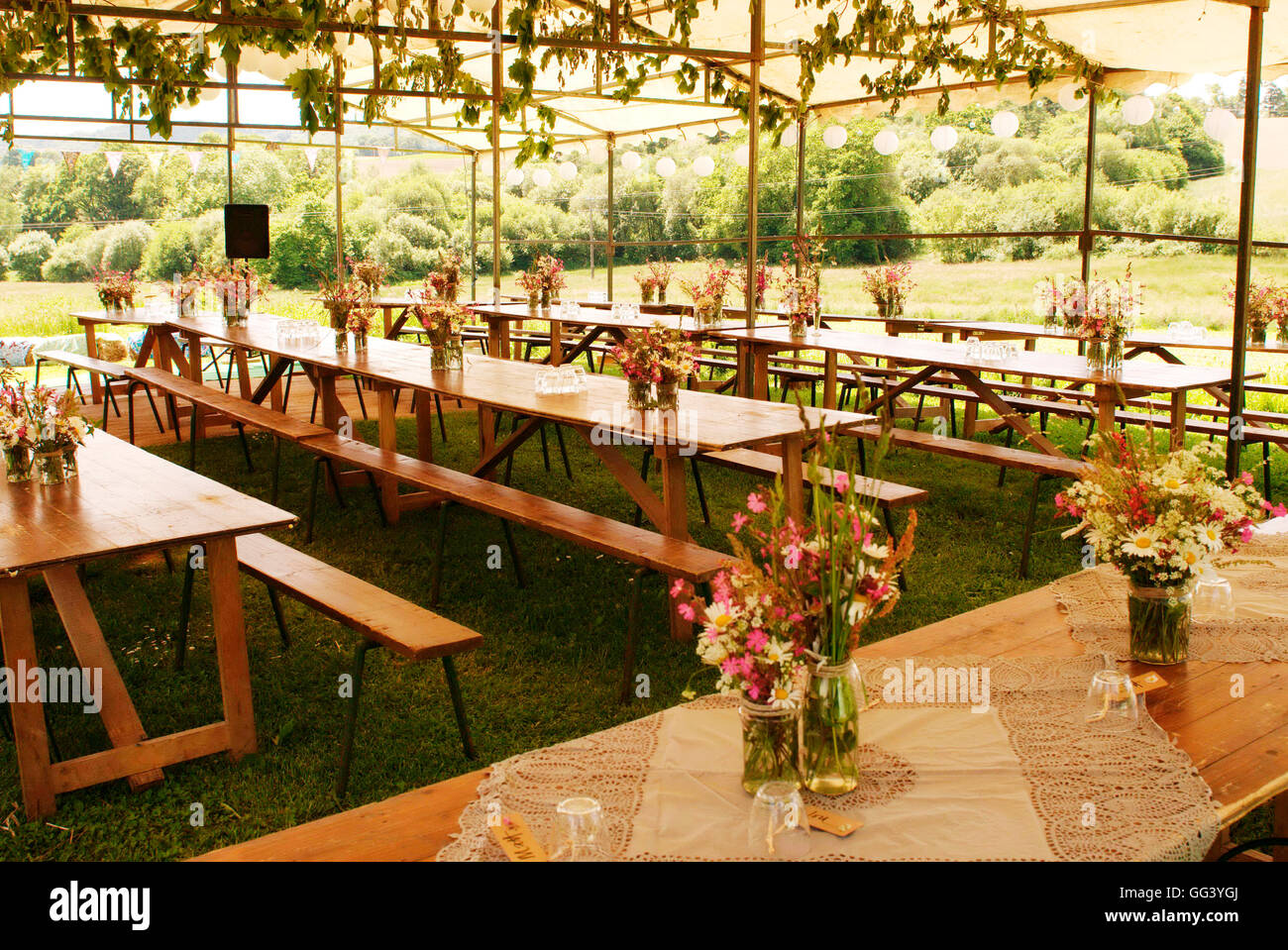 Outdoor venue flowers hires stock photography and images Alamy