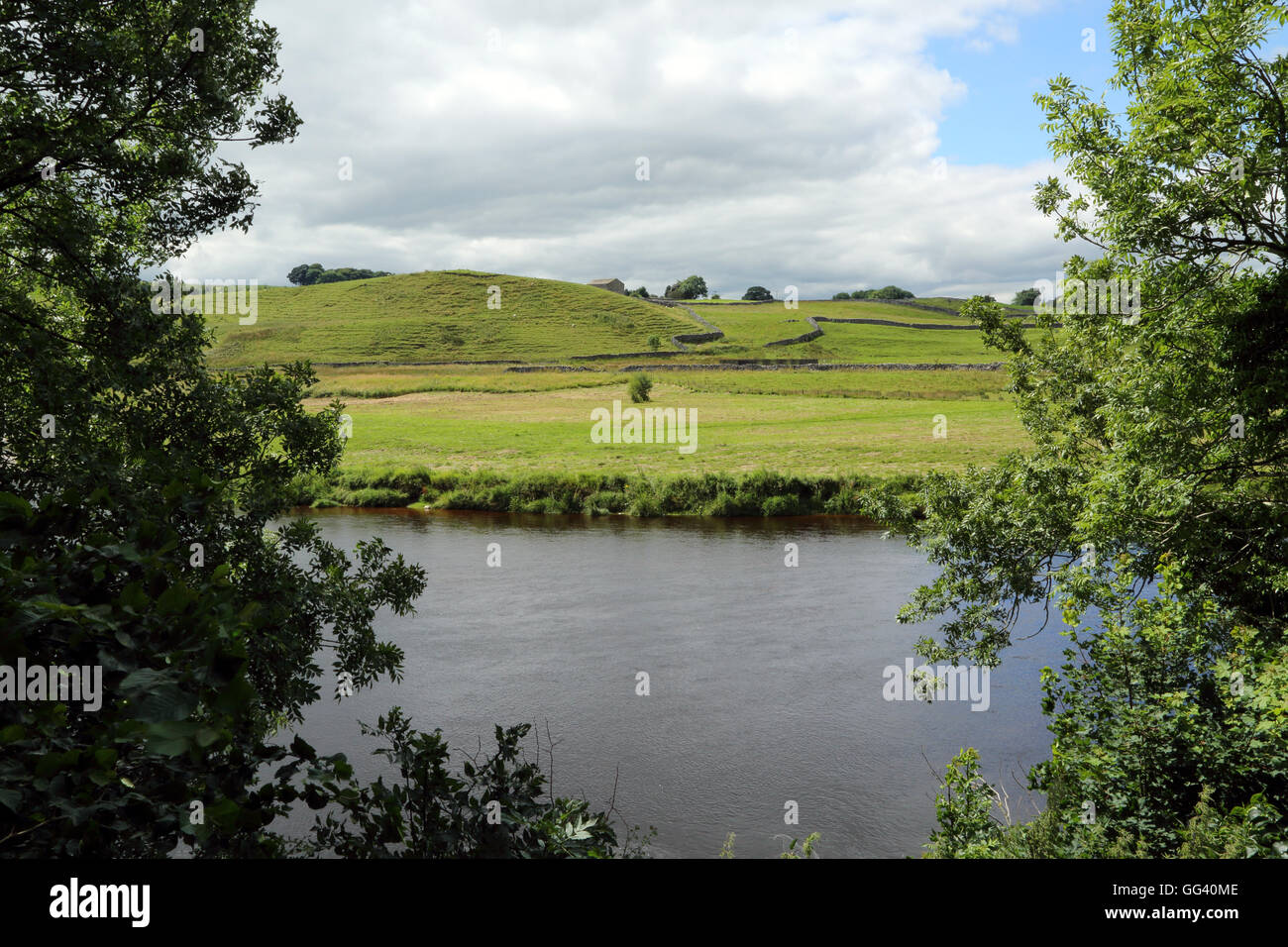 View from Dales Way along River Wharfe between Linton Falls and Burnsall, North Yorkshire, England Stock Photo