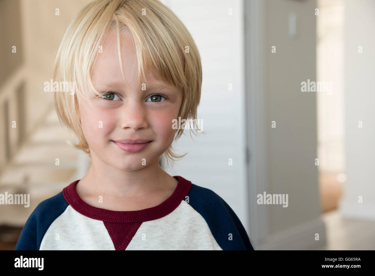 Portrait of a happy little boy Stock Photo - Alamy