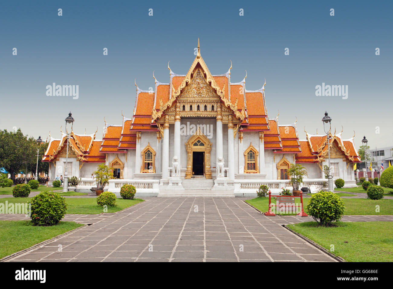 The Marble Temple in Bangkok under stormy skies Stock Photo - Alamy
