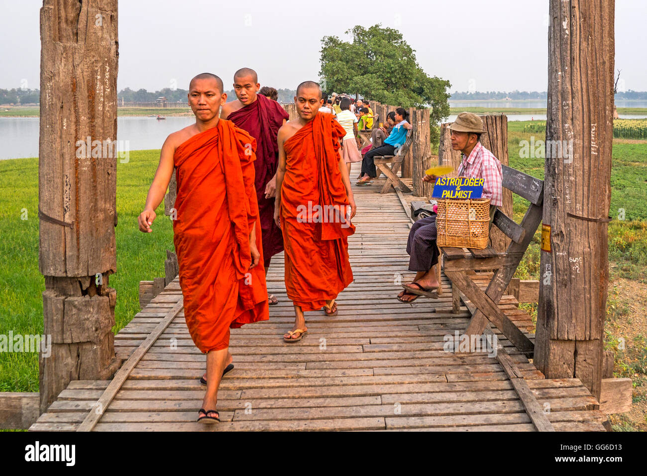 U Bein Bridge, Lake Taungthaman, Myanmar Stock Photo