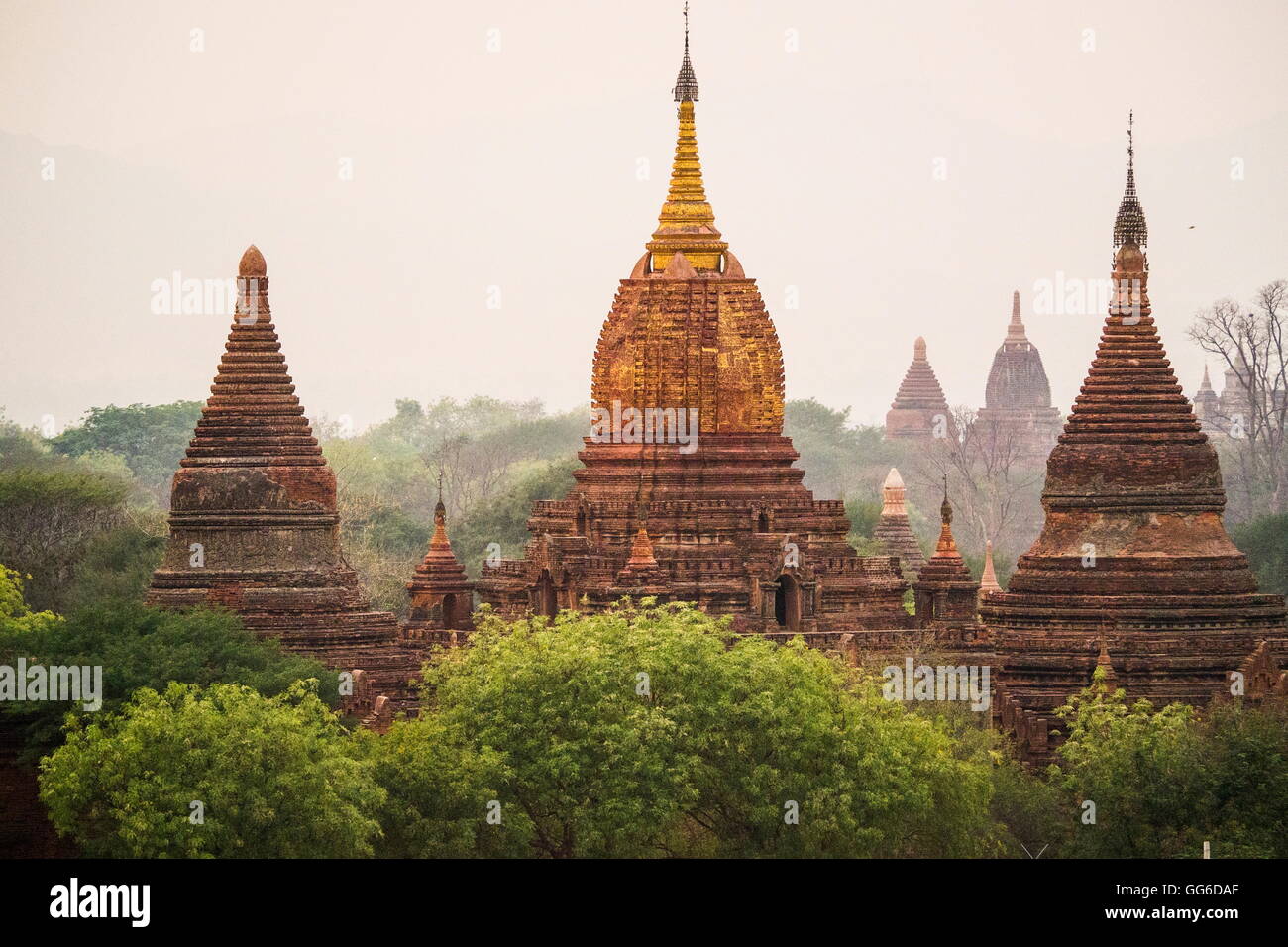 Bagan temples pagodas view myanmar hi-res stock photography and images ...