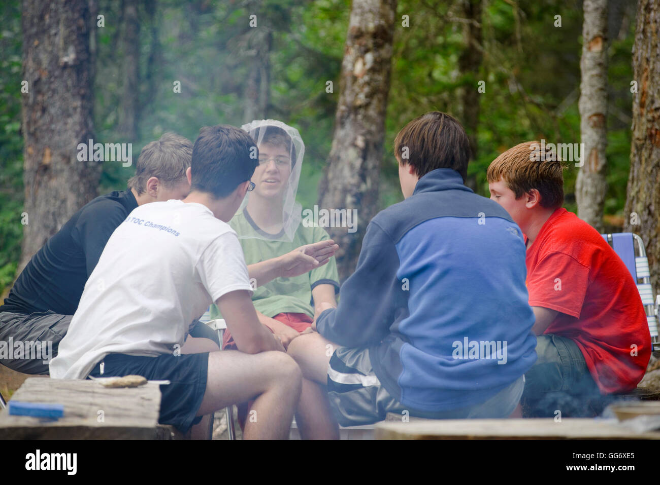 Boy Scouts canoeing on the Bowron Lakes circuit. Bowron Lakes Provincial Park. Quesnel, British Columbia Stock Photo