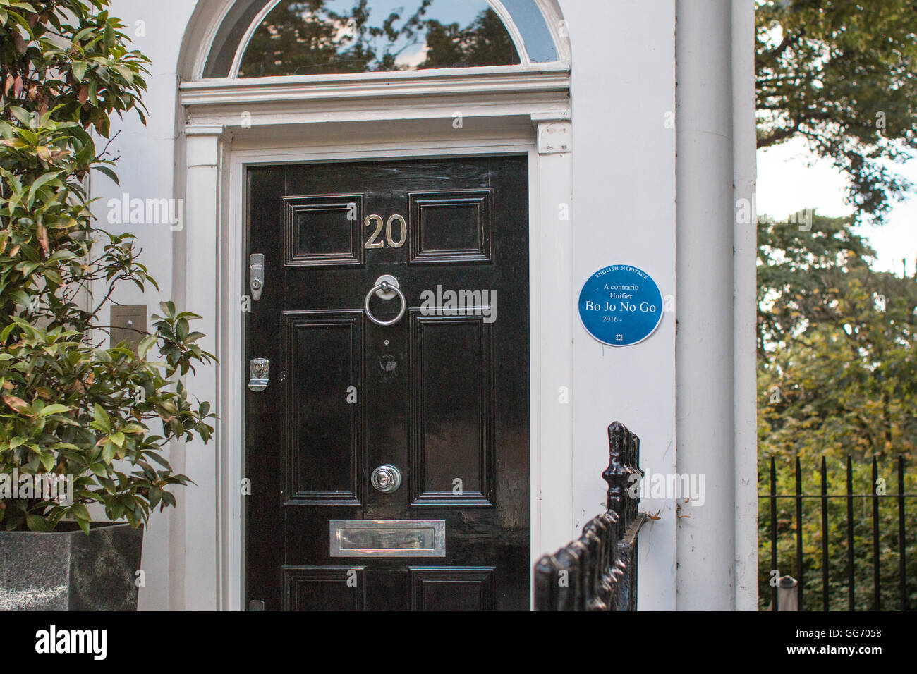 Boris Johnson's front door in Islington with fake blue plaque Stock Photo