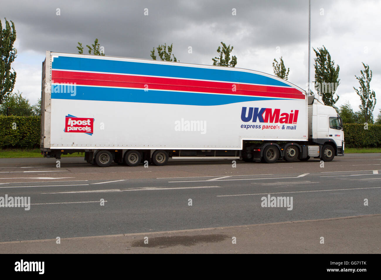 ukmail-delivery-van-hi-res-stock-photography-and-images-alamy