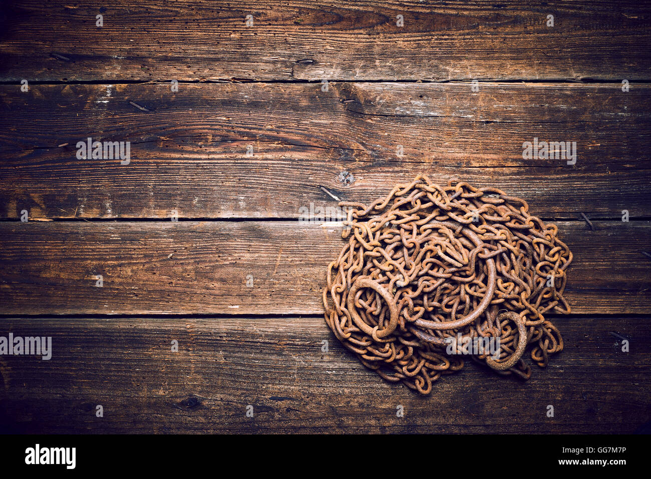 Old chains on grungy hi-res stock photography and images - Alamy
