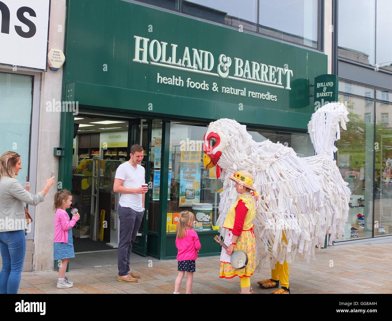 Giant chicken hires stock photography and images Alamy