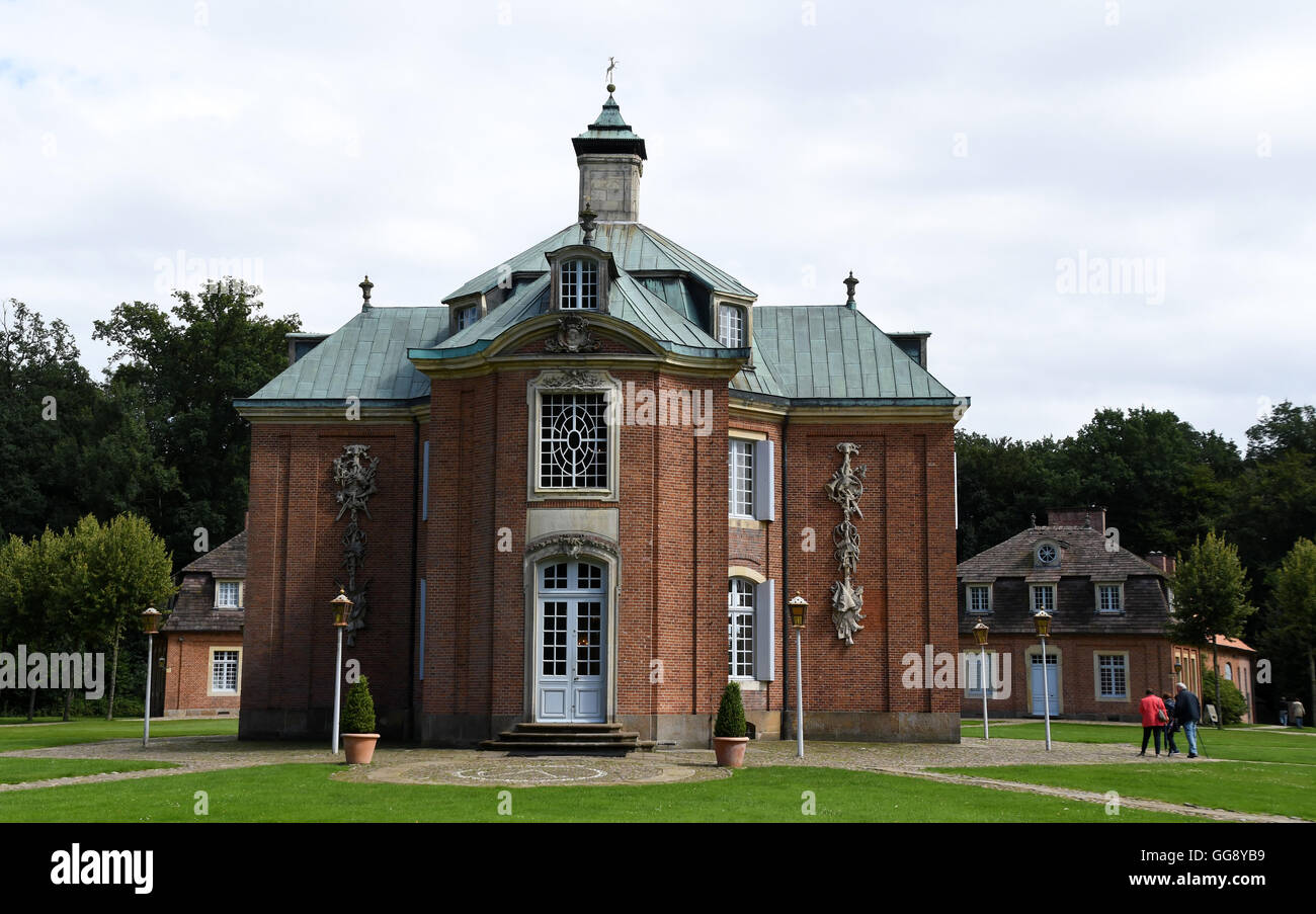 Soegel, Germany. 9th Aug, 2016. The hunting castle Clemenswerth in Soegel, Germany, 9 August 2016. The region of Emsland and the state of Lower Saxony celebrate the recognition of the 'Huemmling' as the 14th natural park of the state with a ceremonial act at the Clemenswerth castle on 10 August 2016. PHOTO: CARMEN JASPERSEN/dpa/Alamy Live News Stock Photo