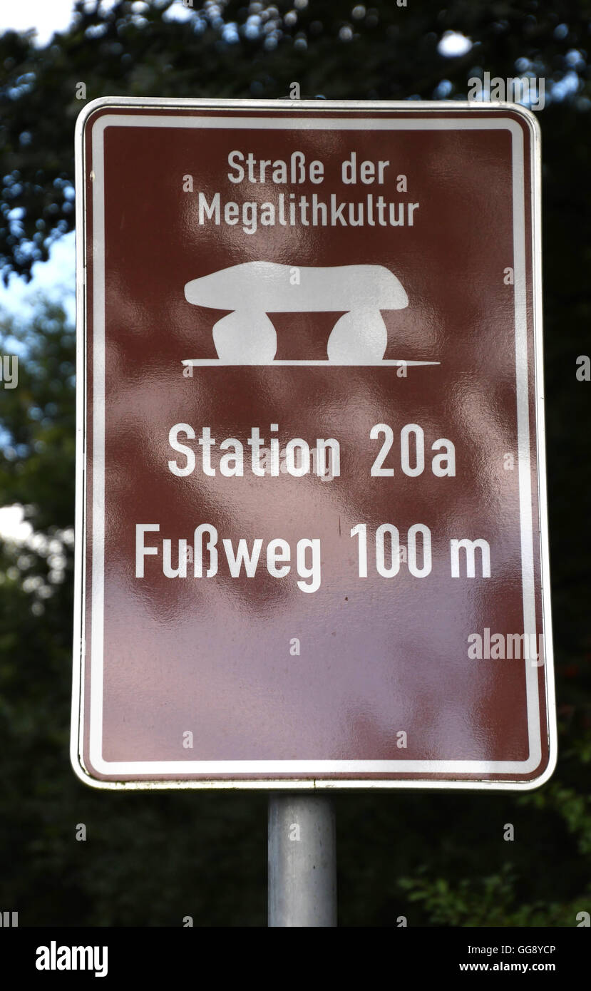 Soegel, Germany. 9th Aug, 2016. A sign for the Huemmling, photographed in Soegel, Germany, 9 August 2016. The region of Emsland and the state of Lower Saxony celebrate the recognition of the 'Huemmling' as the 14th natural park of the state with a ceremonial act at the Clemenswerth castle on 10 August 2016. PHOTO: CARMEN JASPERSEN/dpa/Alamy Live News Stock Photo