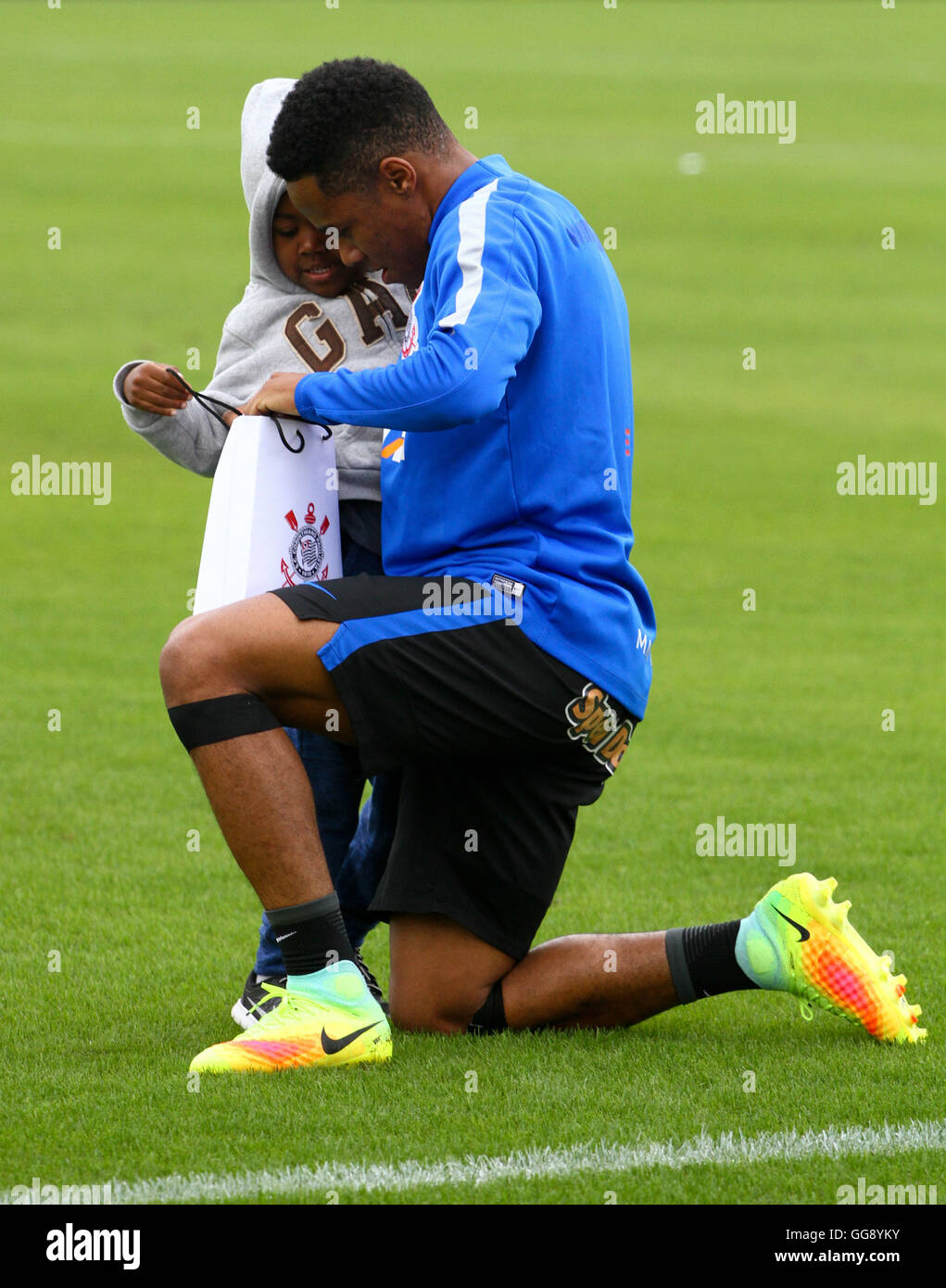 SÃO PAULO, SP - 10.08.2016: TREINO DO CORINTHIANS - Elias during Father SÃO PAULO, SP - 10.08.2016: TREINO DO CORINTHIANS - Elias during Father