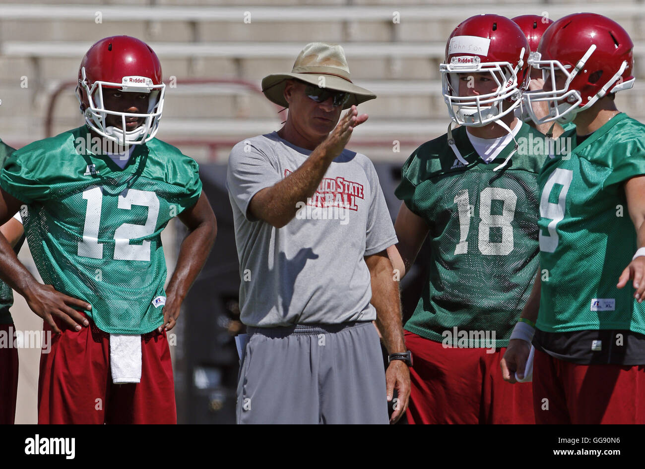 Las Cruces, NM, USA. 8th Aug, 2016. New Mexico State football head coach Doug Martin gives instructions to his quarterbacks during practice at the Aggie Memorial Stadium in Las Cruces, Monday, Aug. 8, 2016. © Andres Leighton/Albuquerque Journal/ZUMA Wire/Alamy Live News Stock Photo