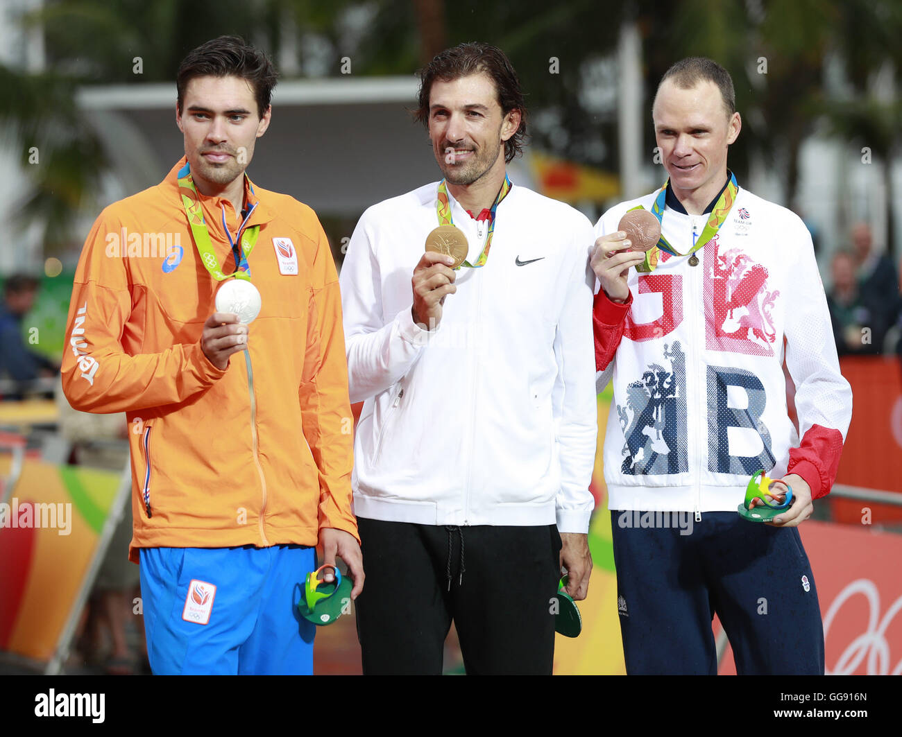 Rio De Janeiro, Brazil. 10th Aug, 2016. Fabian Cancellara of Switzerland (C), Tom Dumoulin of Netherlands (L) and Christopher Froome of Great Britain celebrate at the awarding ceremony of the men's individual time trial of cycling road at the 2016 Rio Olympic Games in Rio de Janeiro, Brazil, on Aug. 10, 2016. Fabian Cancellara won the gold medal with a time of 1:44:26.42. Credit:  Ren Zhenglai/Xinhua/Alamy Live News Stock Photo