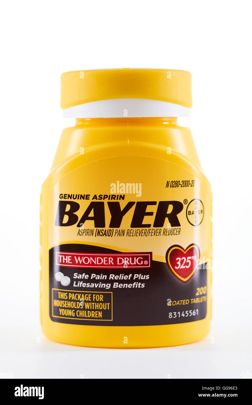 Aptos, CA, USA - July 22, 2016: Bottle of Bayer Aspirin tablets (325mg)  against white background Stock Photo - Alamy, image size:867x1390