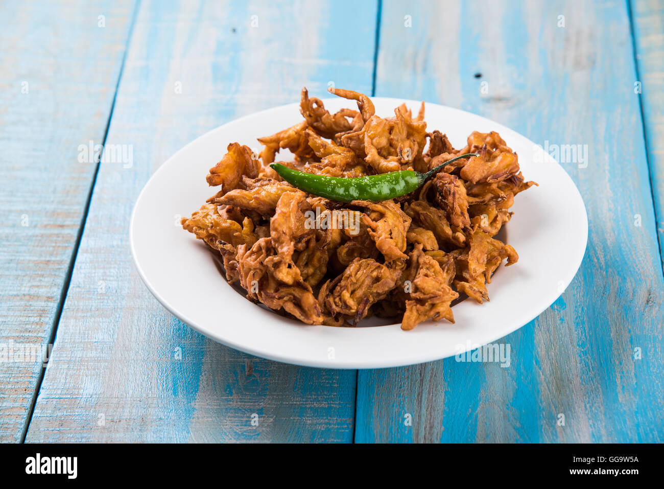 Crispy onion bhaji or kanda bhaji or fried onion pakore or pakode