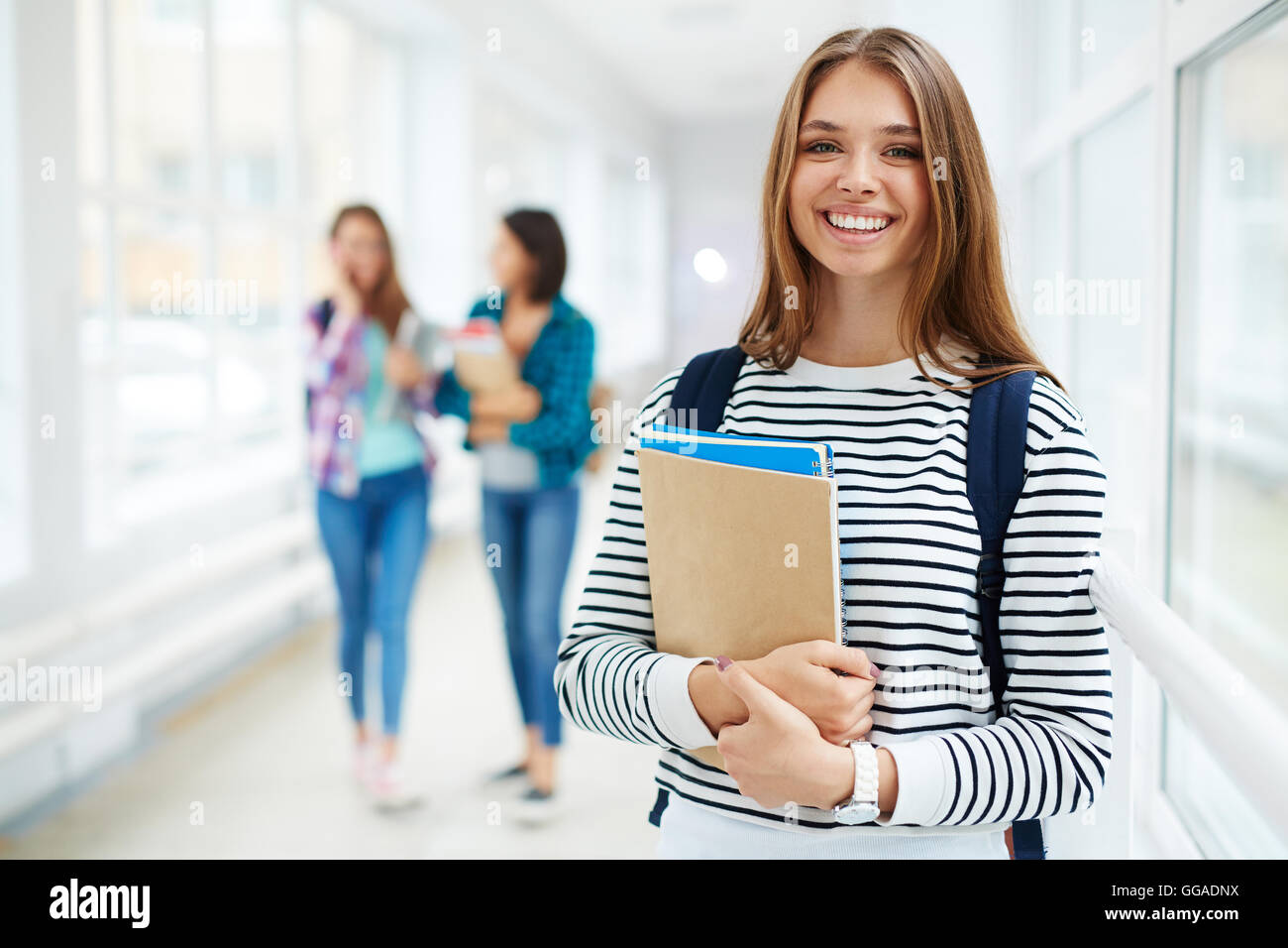 Beautiful young college student hi-res stock photography and images - Alamy