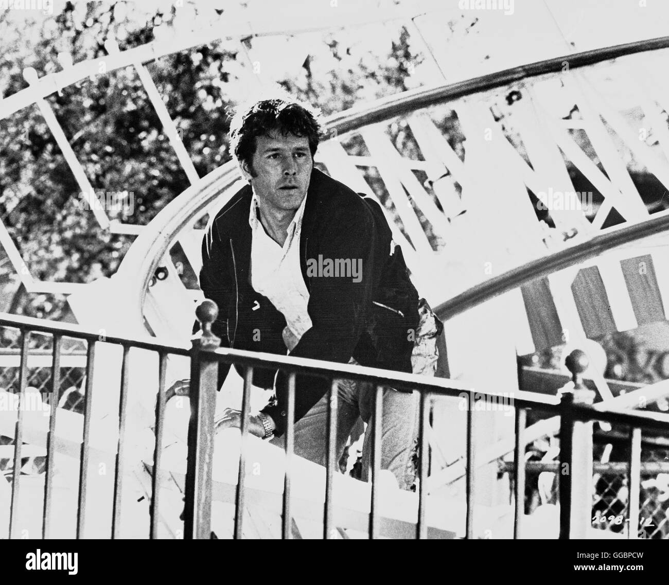 ACHTERBAHN / Rollercoaster USA 1976 / James Goldstone Der junge Attentäter (TIMOTHY BOTTOMS) plant einen Anschlag auf die Achterbahn. Regie: James Goldstone aka. Rollercoaster Stock Photo