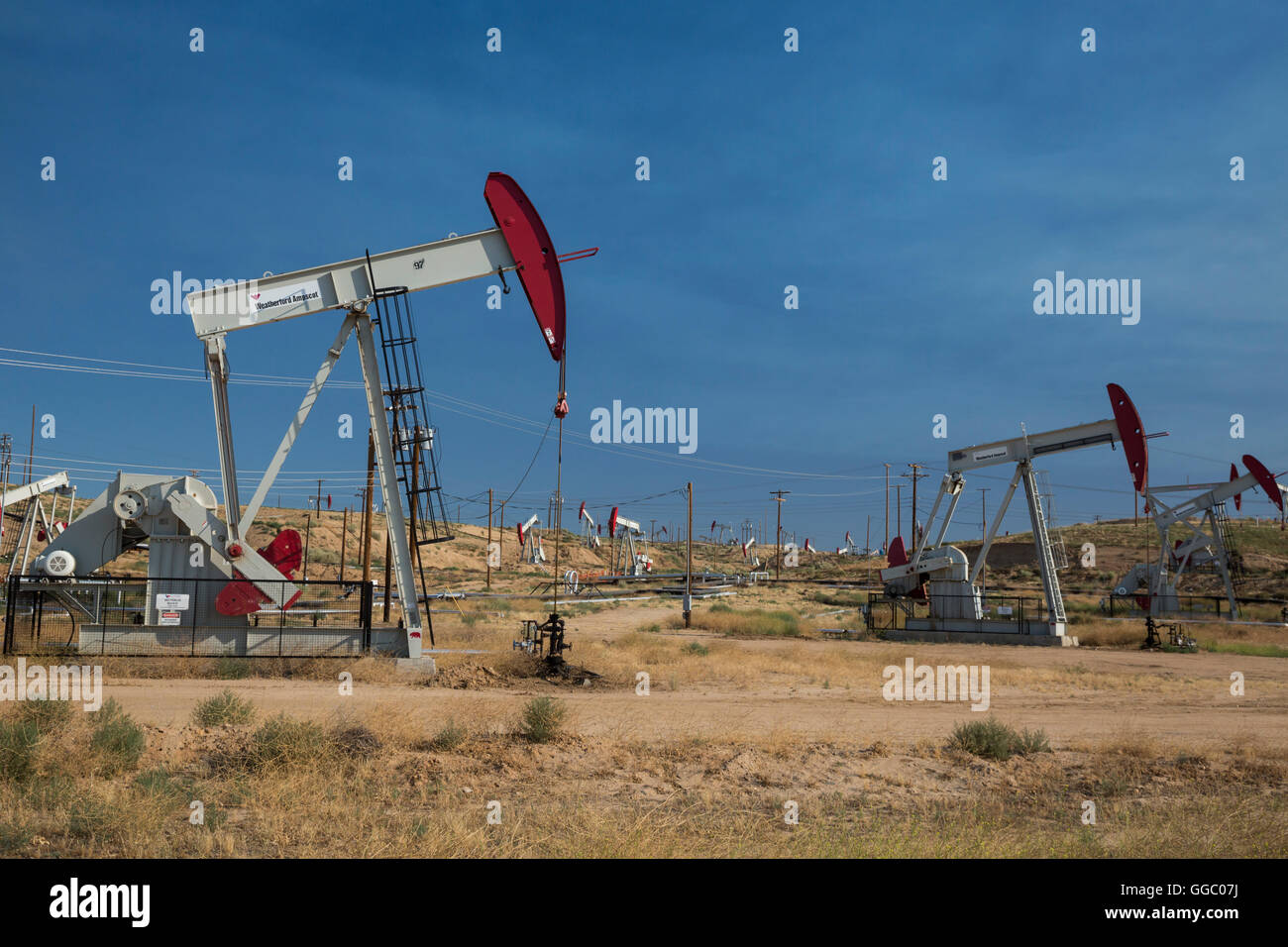 Bakersfield, California - Oil wells in the huge Kern River Oil Field ...