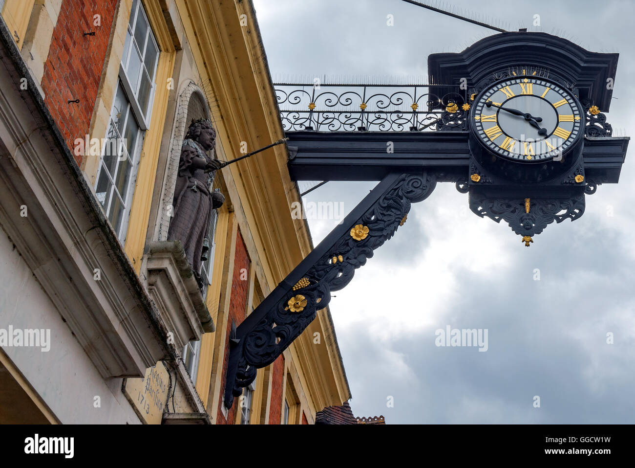 Clock in winchester high street hi-res stock photography and images - Alamy