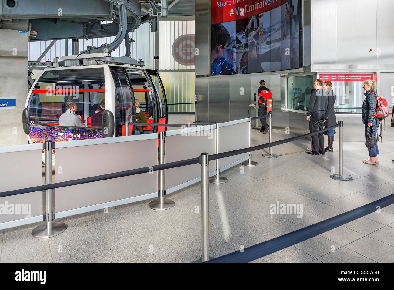 The Emirates Airline cable car in London Stock Photo Alamy