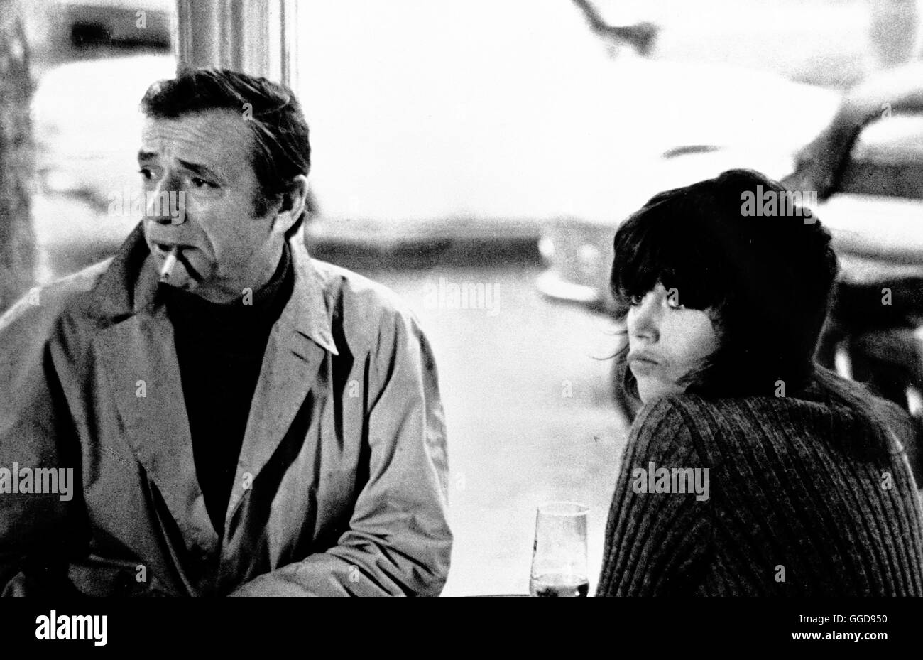 ALLES IN BUTTER / Tout va bien FRA 1972 / Jean-Luc Godard / Pierre Gorin  YVES MONTAND und JANE FONDA Regie: Jean-Luc Godard / Pierre Gorin aka. Tout  va bien Stock Photo - Alamy