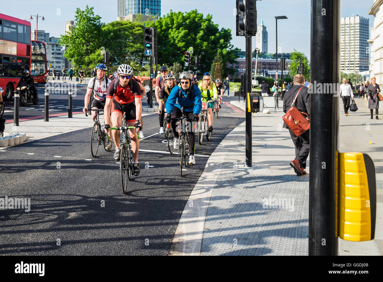Cyclists on Superhighway 6, London, England, U.K. Stock Photo