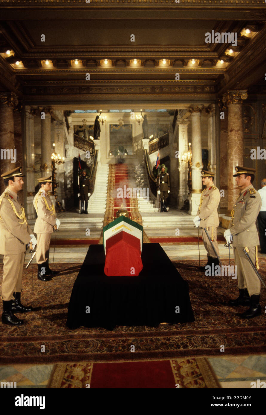 Shah of Iran his state funeral Cairo Egypt. Guards stand over the coffin at The Lying in State at the Abdin Palace.1980 HOMER SYKES Stock Photo