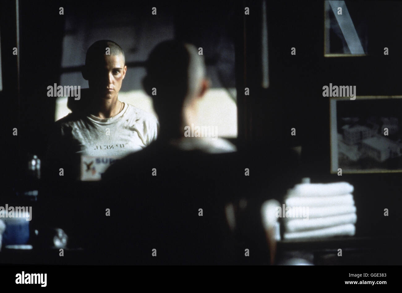 DIE AKTE JANE / Navy Cross USA 1997 / Ridley Scott DEMI MOORE als Navy-Offizier Lt. Jordan O'Neil Regie: Ridley Scott aka. Navy Cross Stock Photo
