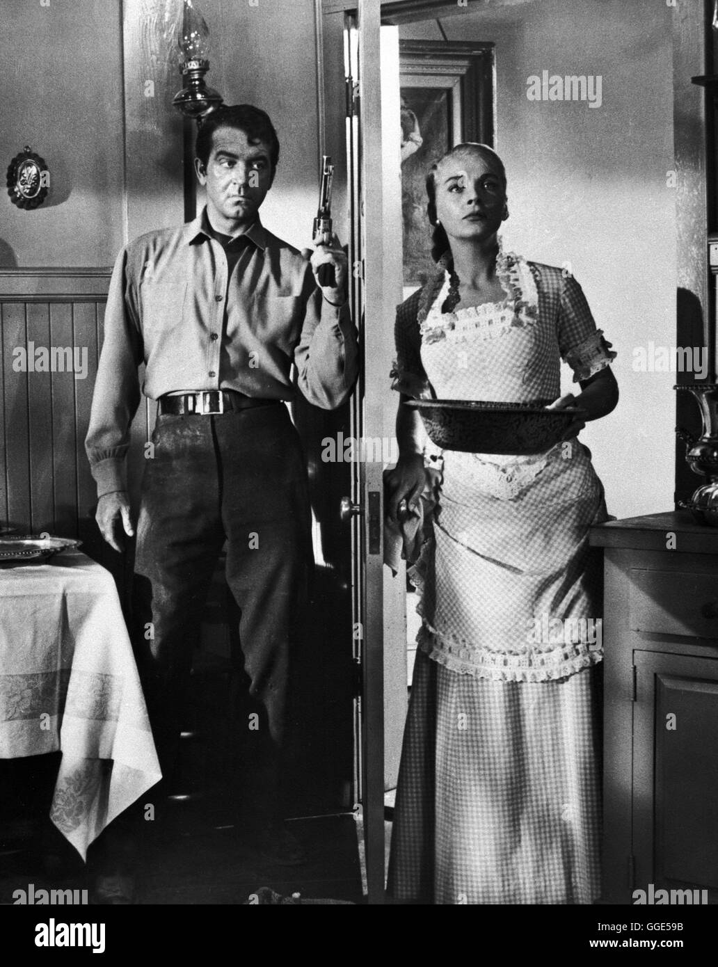 STADT DER VERDAMMTEN / Silver Lode USA 1954 / Allan Dwan LIZABETH SCOTT als Rosie Evans und JOHN PAYNE als Jack Ballard, in 'Stadt der Verdammten', 1954 Regie: Allan Dwan aka. Silver Lode Stock Photo