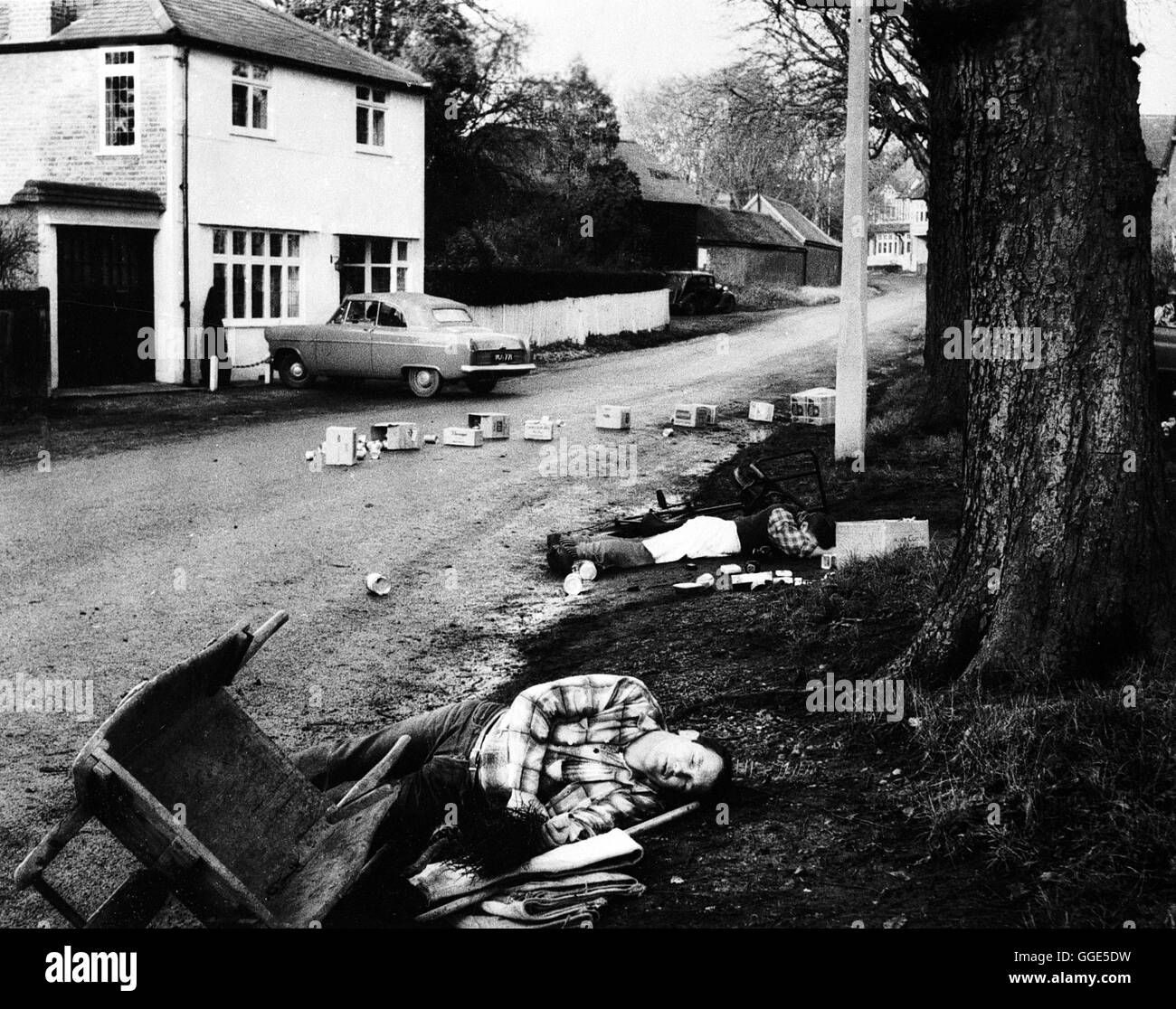 DAS DORF DER VERDAMMTEN / Village of the Damned GB 1959 / Wolf Rilla ...