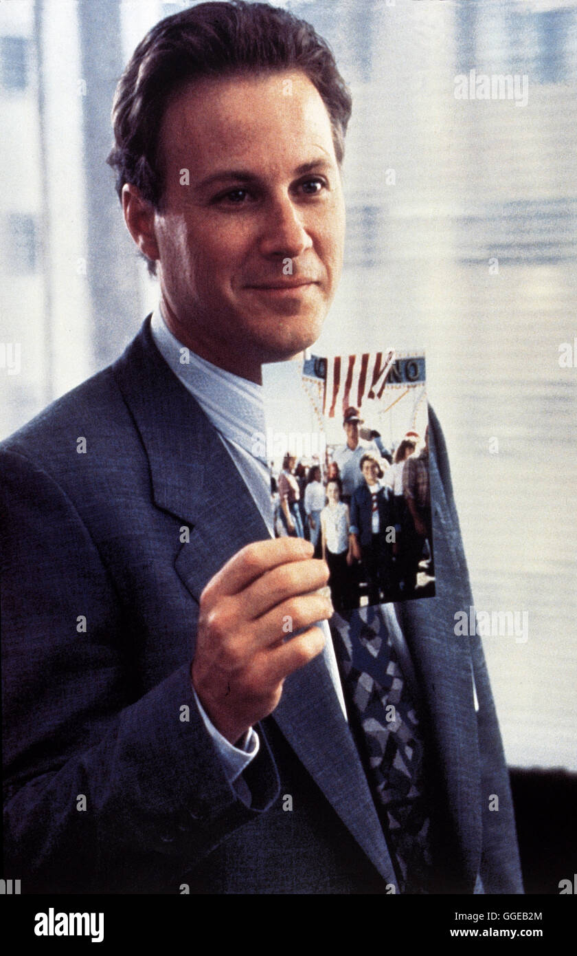 VERRATEN / Betrayed USA 1988 / Costa-Gavras Szene mit JOHN HEARD (Michael Carnes). Regie: Costa-Gavras aka. Betrayed Stock Photo