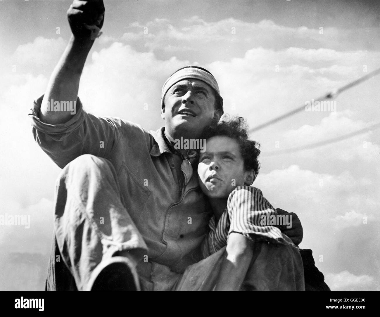 BRAND IM OZEAN / Deutschland 1939 / Günther Rittau Filmszene mit HANS SÖHNKER, links Regie: Günther Rittau Stock Photo