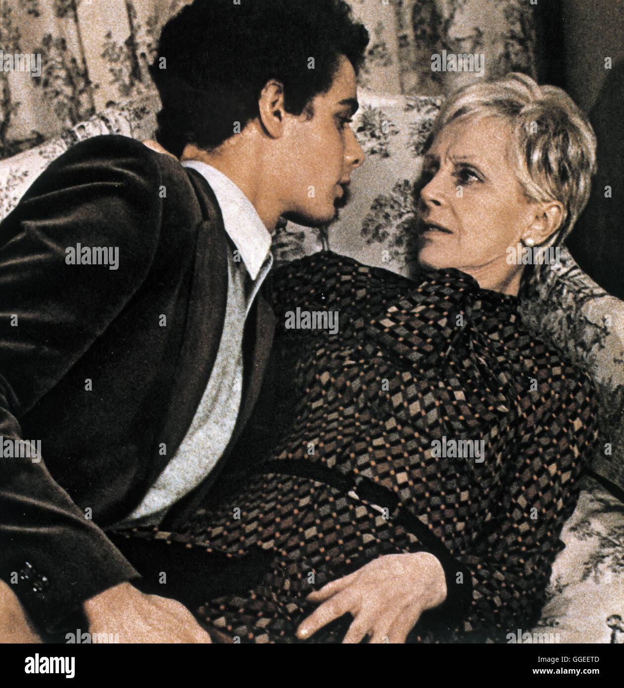 DAS GESPENST DER FREIHEIT / Le Fantome de la Liberte F 1974 / Luis Bunuel Szene PIERRE FRANCOIS