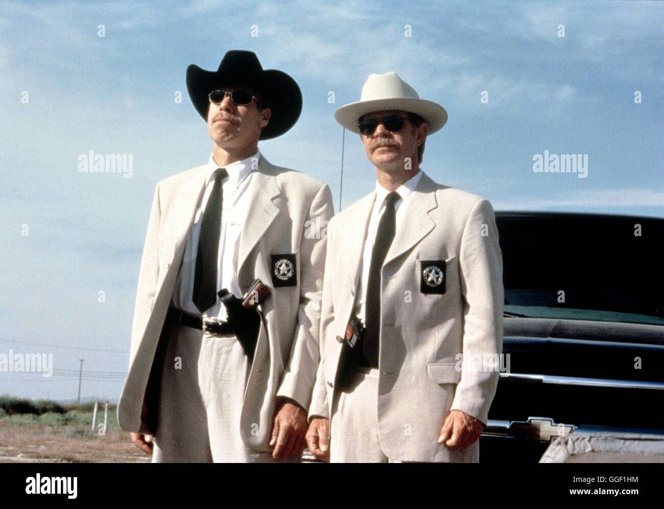 HAPPY, TEXAS / Happy, Texas USA 1999 / Mark Illsley Nalhober (RON PERLMAN), Sheriff Chappy Dent (WILLIAM H. MACY) Regie: Mark Illsley aka. Happy, Texas Stock Photo