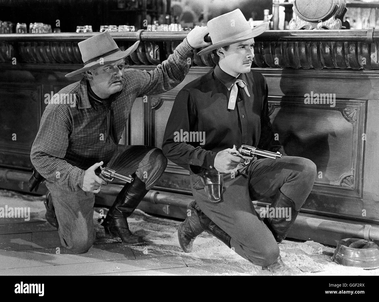 HERR DES WILDEN WESTENS / Dodge City USA 1939 / Michael Curtiz ALAN HALE (Rusty), ERROL FLYNN (Wade Hatton) im Western: 'Herr des Wilden Westens', 1939. Regie: Michael Curtiz aka. Dodge City Stock Photo