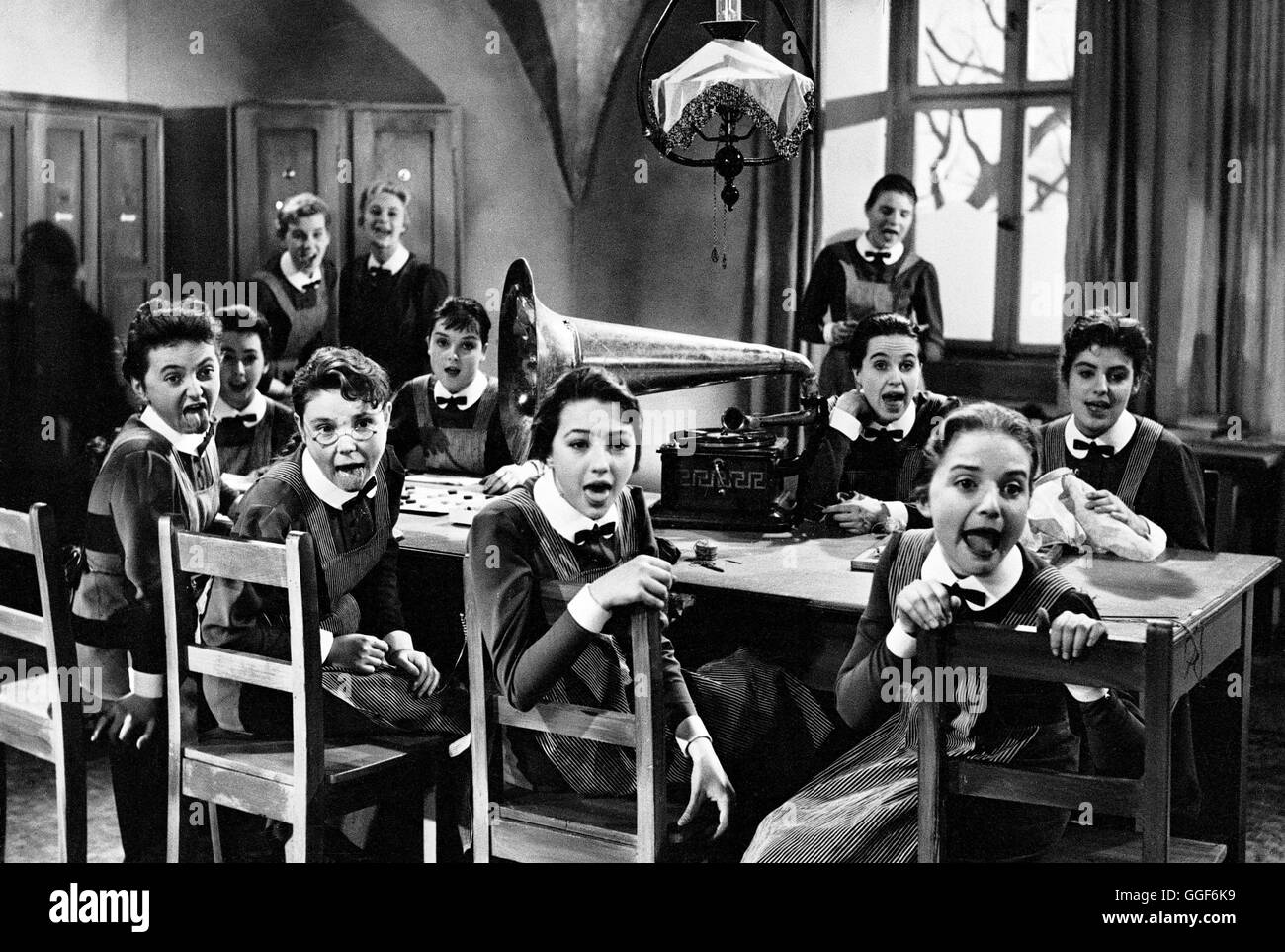 MÄDCHEN IN UNIFORM / Deutschland 1958 / GÄza von Radvanyi CHRISTINE KAUFMANN in einer Szene aus 'Mädchen in Uniform', 1958. Regie: GÄza von Radvnyi Stock Photo