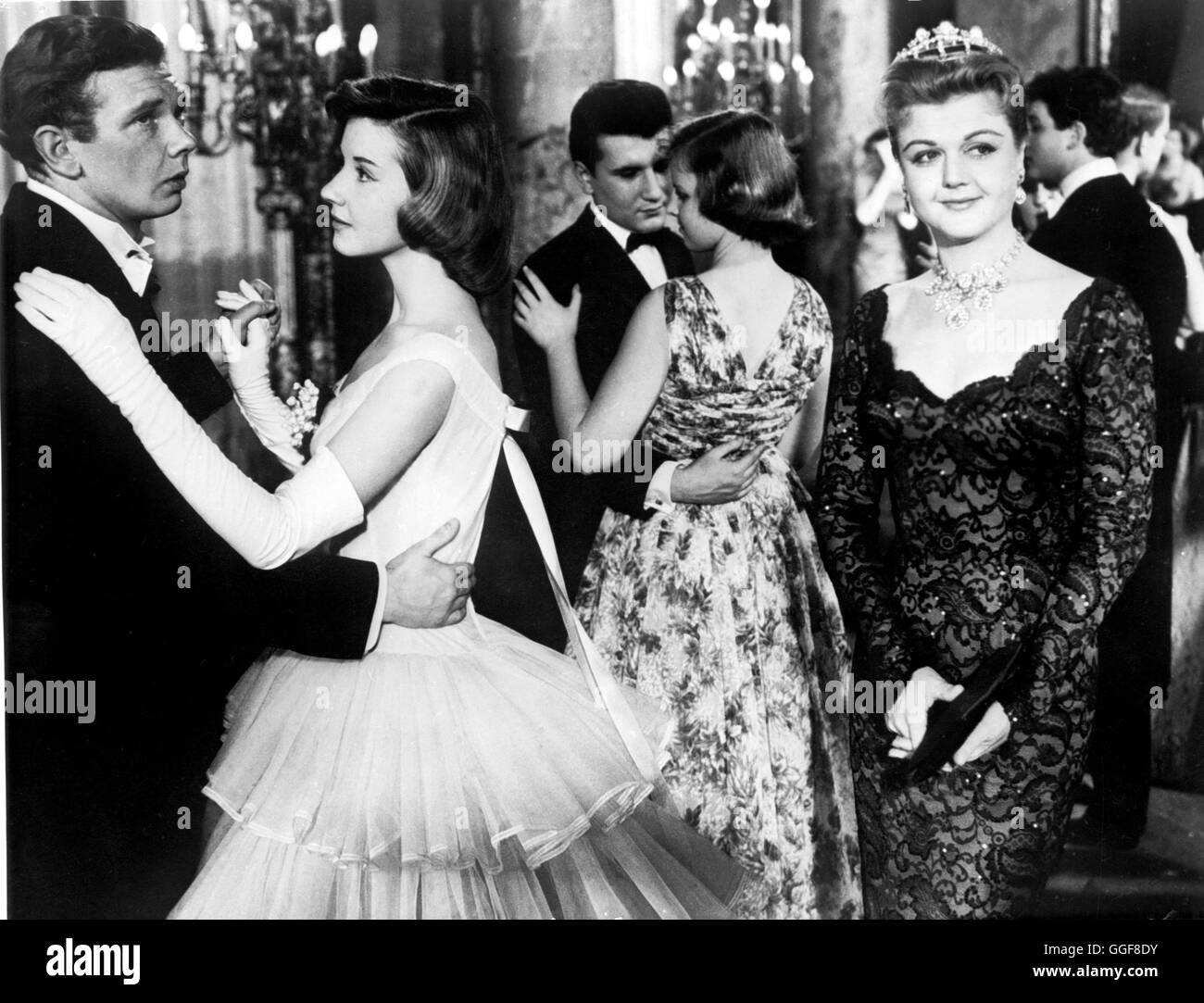 WAS WEIß MAMA VON LIEBE? / The Reluctant Debutante USA 1958 / Vincente Minelli PETER MYERS, DIANE CLARE, ANGELA LANSBURY, 'The Reluctant Debutante', 1958.  Regie: Vincente Minelli aka. The Reluctant Debutante Stock Photo