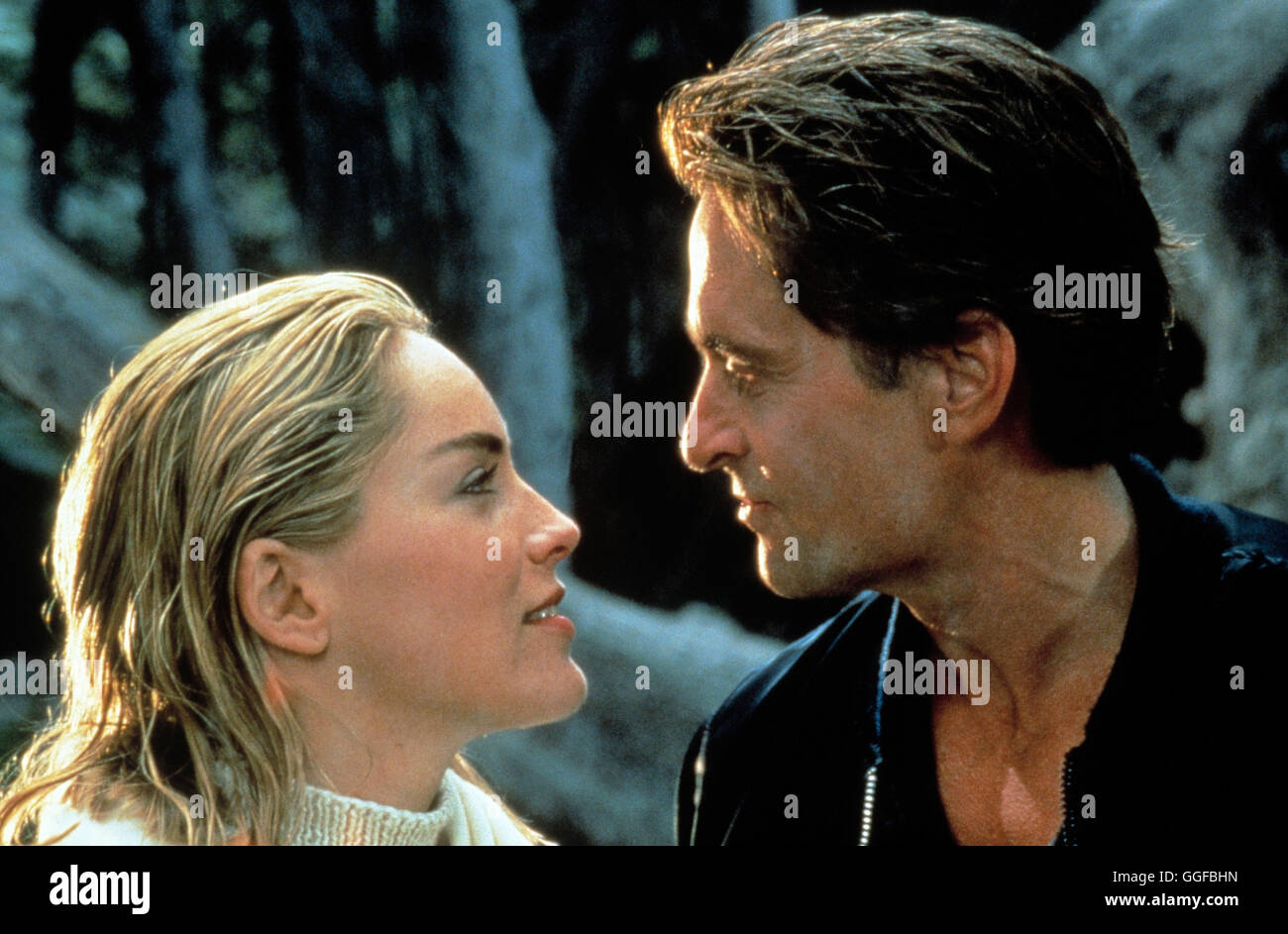 BASIC INSTINCT / Basic Instinct USA 1992 / Paul Verhoeven MICHAEL DOUGLAS (Nick Curran), SHARON STONE (Catherine Tramell), 'Basic Instinct', 1992. Regie: Paul Verhoeven aka. Basic Instinct Stock Photo