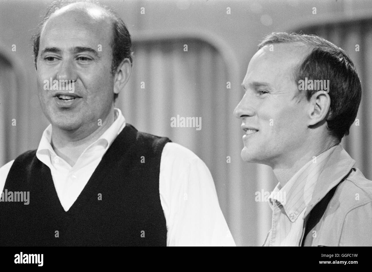 Tom Smothers and Carl Reiner on the Smothers Brothers Comedy Hour, rehearsing for Episode 5, which aired on March 5, 1967. Stock Photo