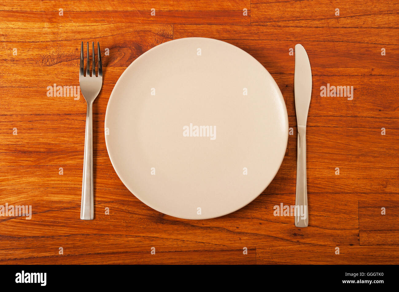 Empty plate knife and fork hires stock photography and images Alamy