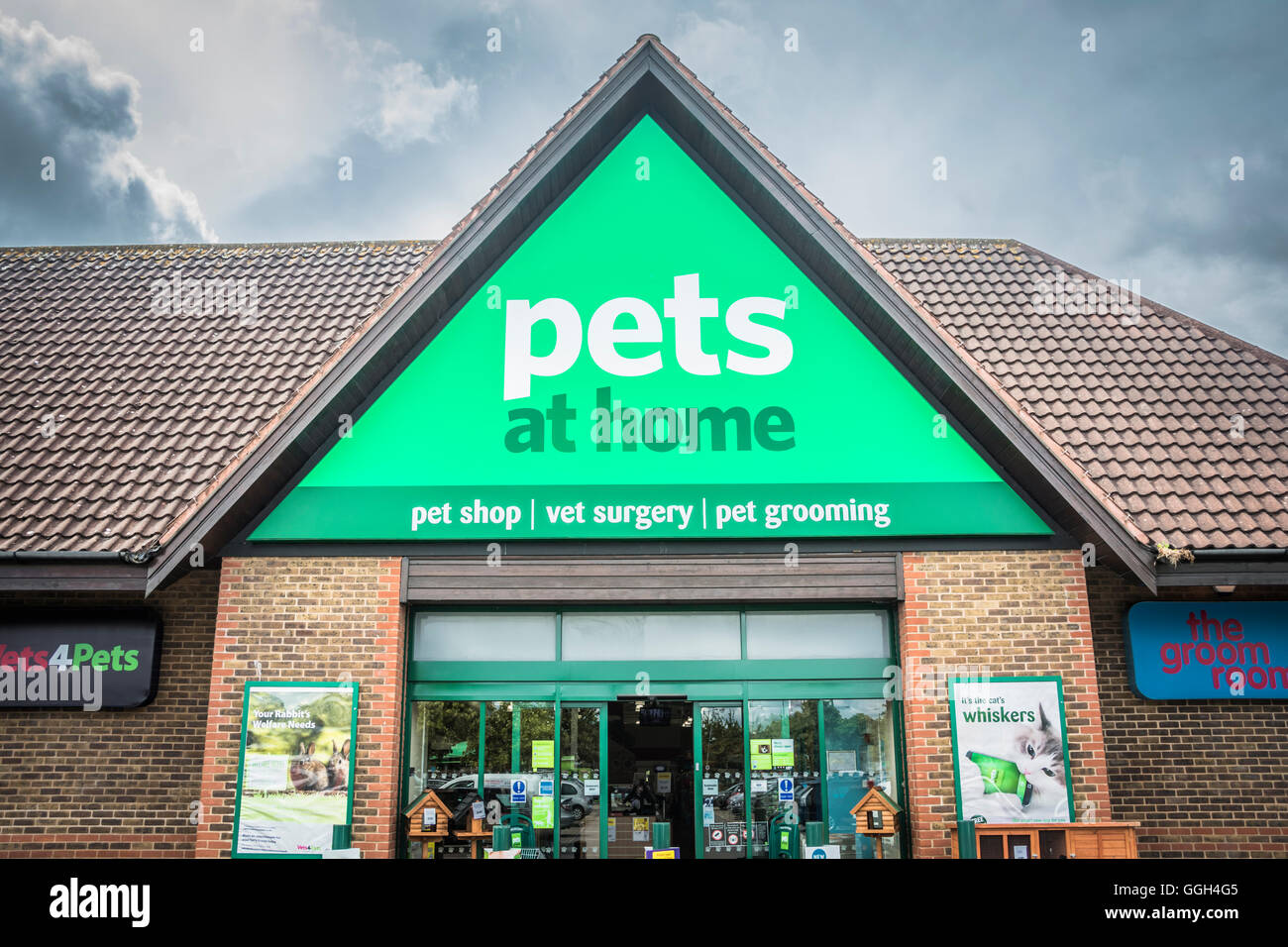 London, England, UK: Pets at Home Store front signage in London Stock Photo