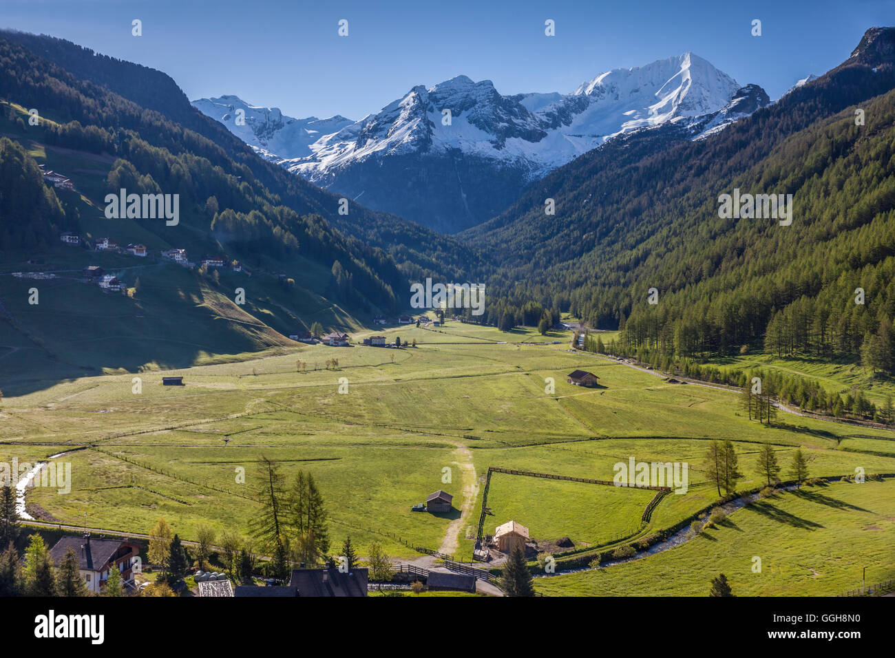 geography / travel, Italy, South Tyrol, view into Bachertal (Bacher Valley) of Rein in Taufers, Reintal, Additional-Rights-Clearance-Info-Not-Available Stock Photo