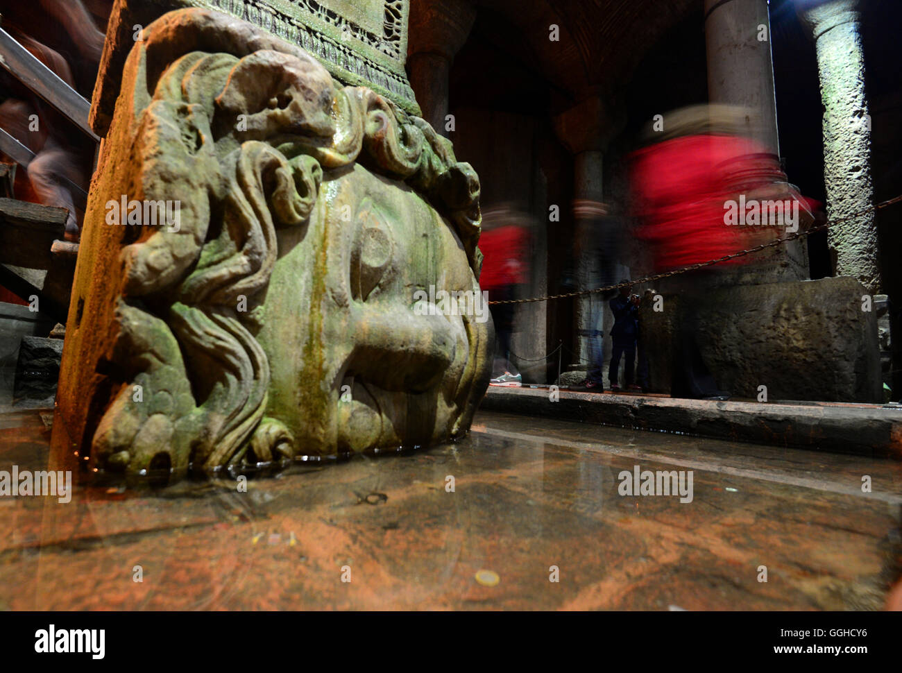 Medusa head pillar, Basilica Cistern, Istanbul, Turkey Stock Photo - Alamy