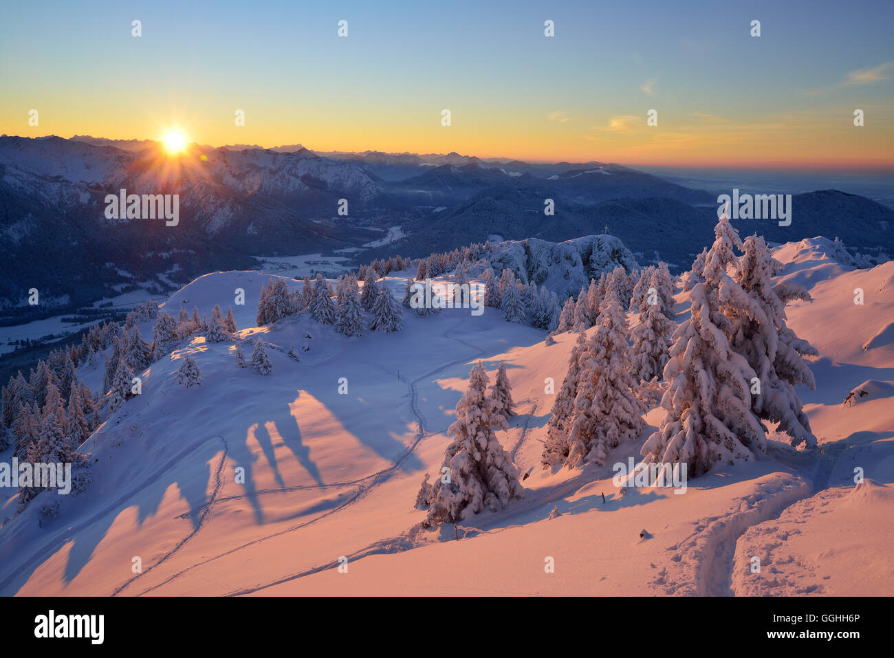 Winter mountain scenery in sunset, Breitenstein, Mangfall Mountains, Bavarian Prealps, Upper Bavaria, Bavaria, Germany Stock Photo