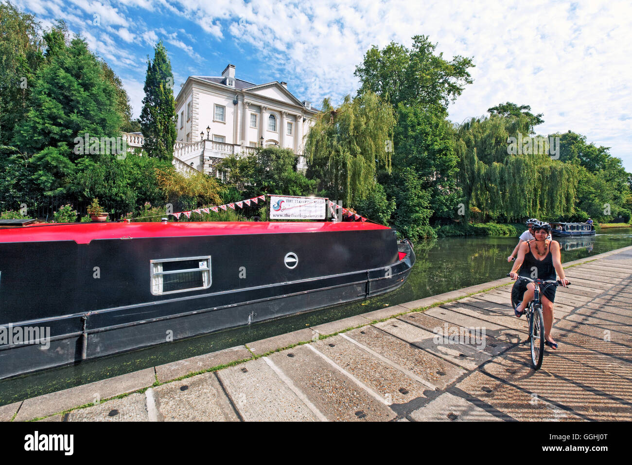 Multiple millions expensive houses along Regent's Canal near Regent's
