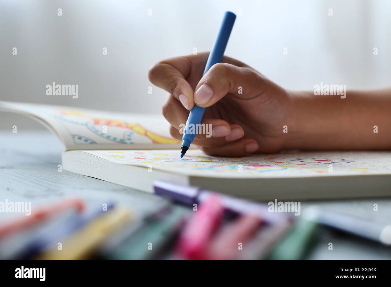 Close up hand holding marker write hi-res stock photography and images ...