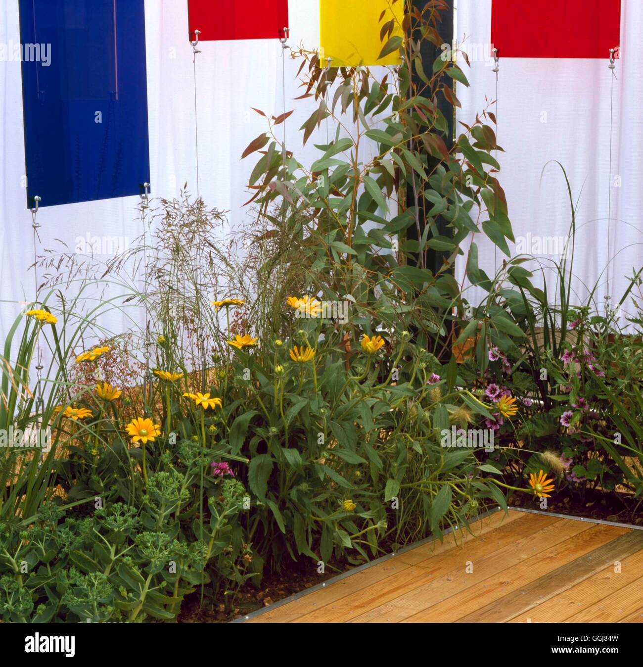 Decking - with coloured hangings - (Please credit: Photos Hort/Designscape)   DEC096927     Photos H Stock Photo