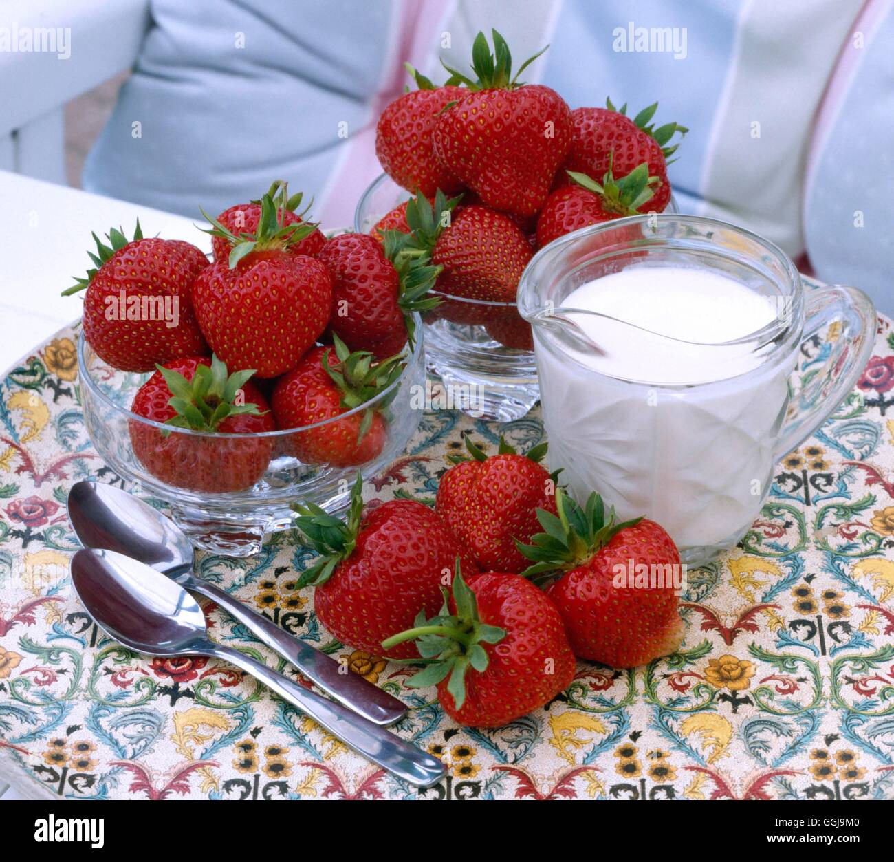 Strawberry - Strawberries and Cream   FRU067054 Stock Photo