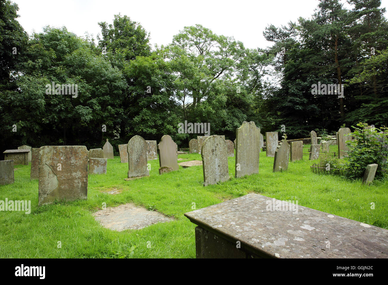 The English graveyard in the Peak District village of Edale, Derbyshire, England, UK Stock Photo